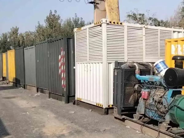 龙湾镇200KW柴油发电机机组每小时油耗是多少？